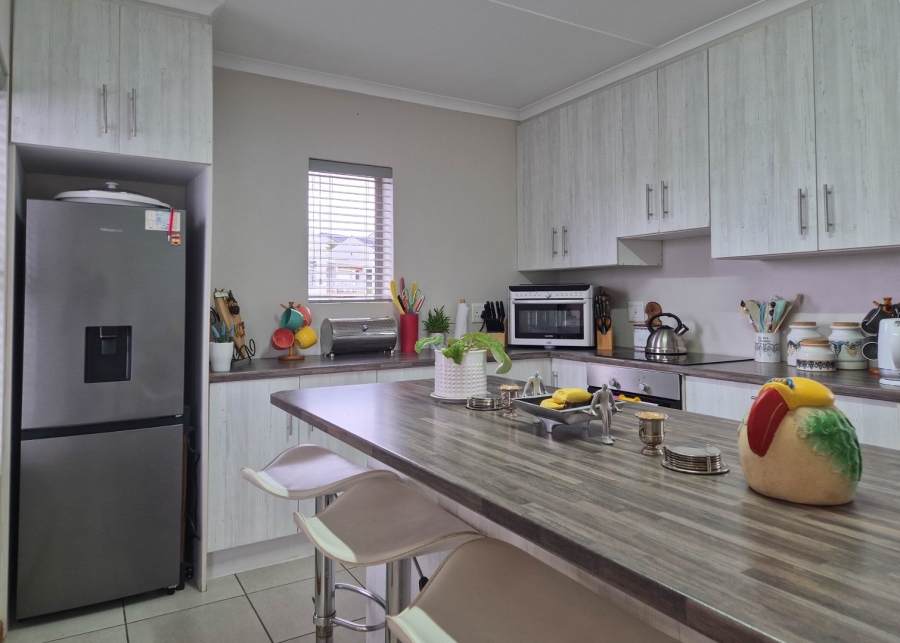 4 Bedroom Property for Sale in Stilbaai Wes Western Cape